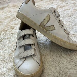 Veja 3 strap Velcro sneakers